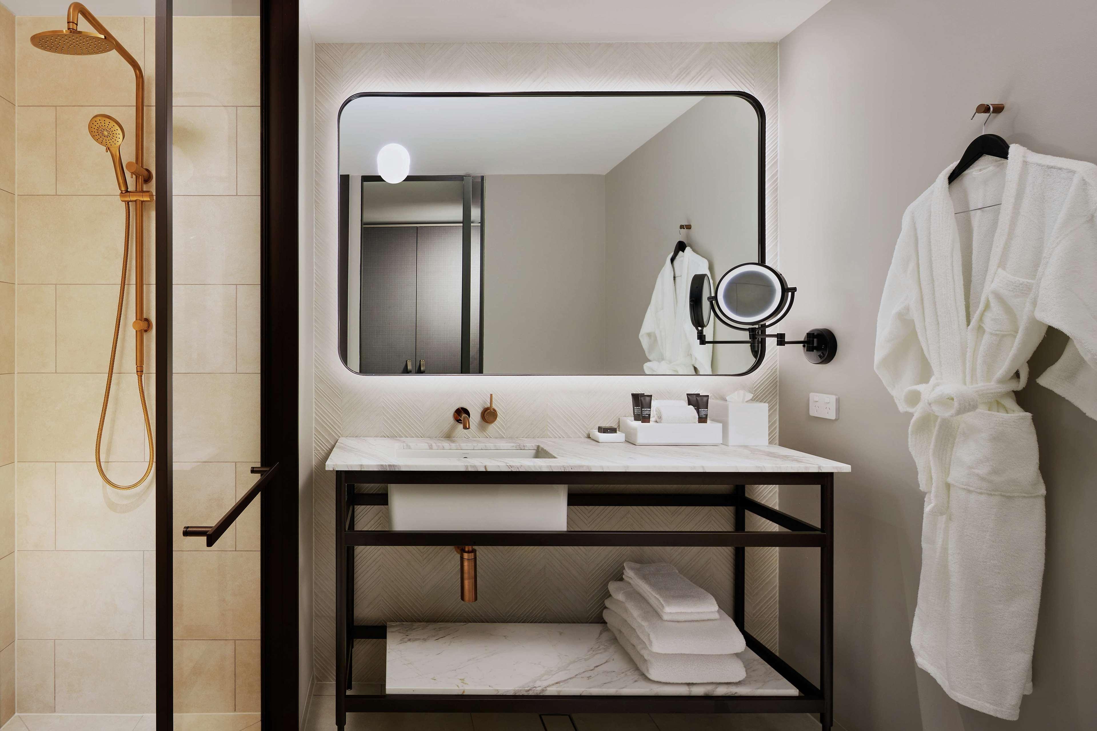 Hilton Melbourne Little Queen Street المظهر الخارجي الصورة Bathroom