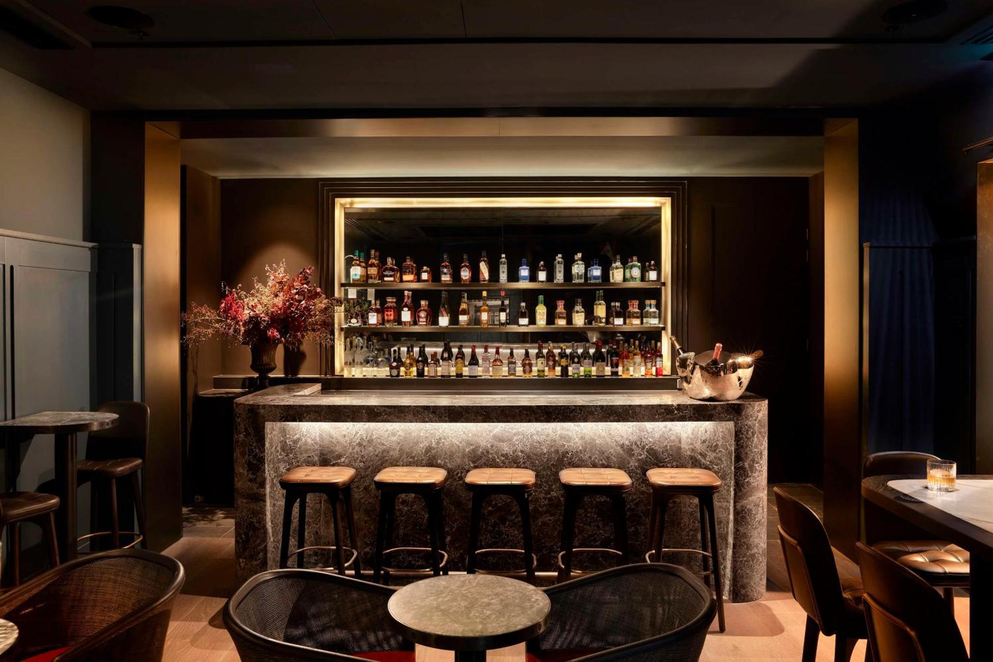 Hilton Melbourne Little Queen Street المظهر الخارجي الصورة The bar at the Connaught