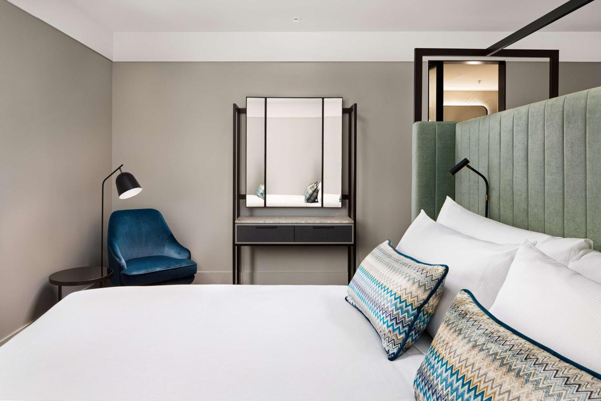 Hilton Melbourne Little Queen Street المظهر الخارجي الصورة A bedroom at the hotel