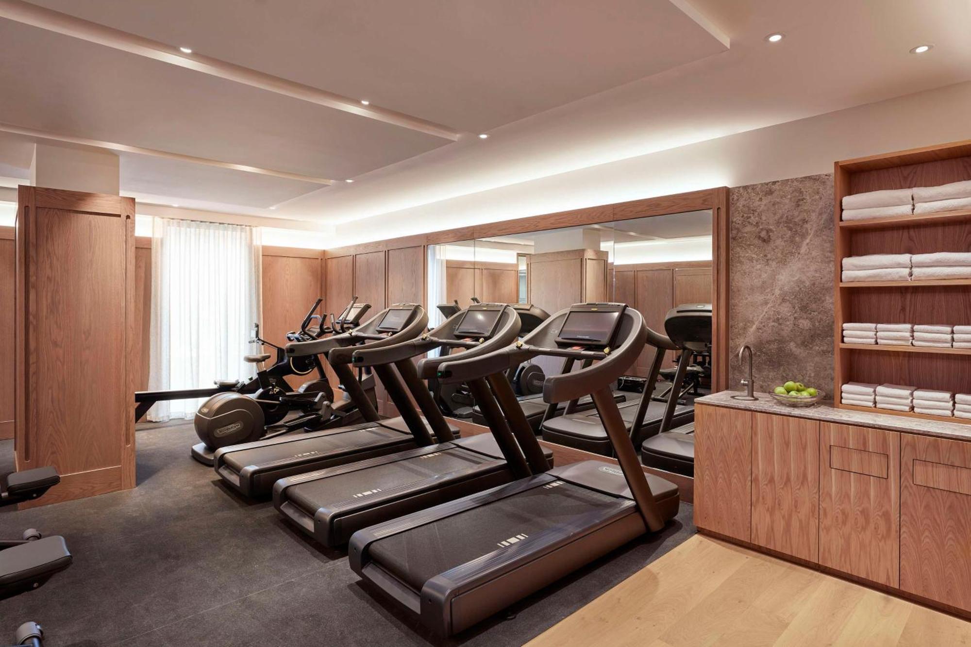 Hilton Melbourne Little Queen Street المظهر الخارجي الصورة The gym at The Hari