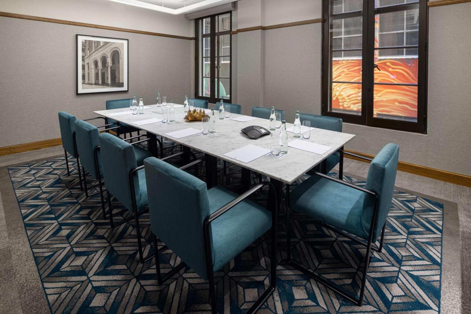 Hilton Melbourne Little Queen Street المظهر الخارجي الصورة A boardroom at a hotel