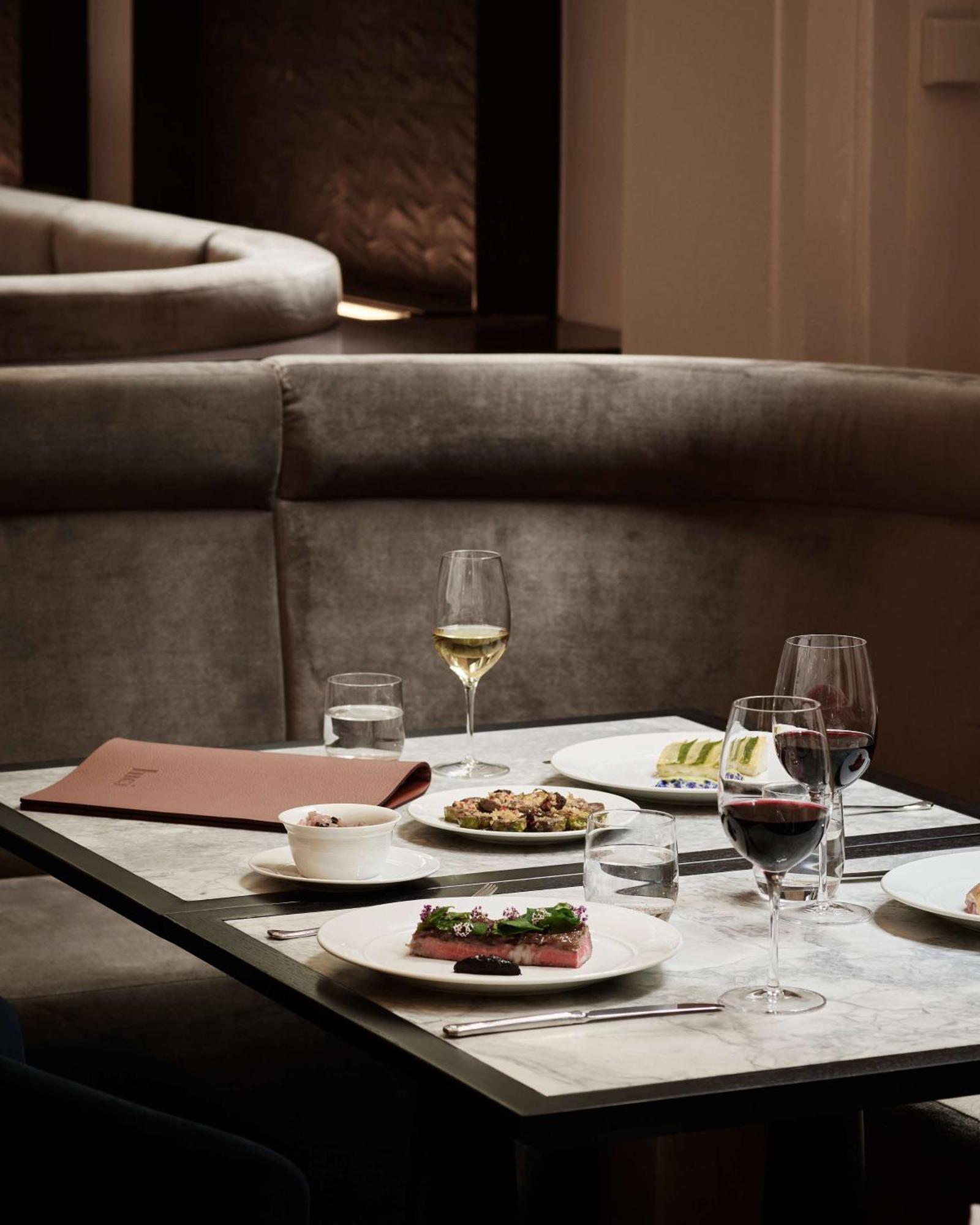Hilton Melbourne Little Queen Street المظهر الخارجي الصورة Restaurant AOC